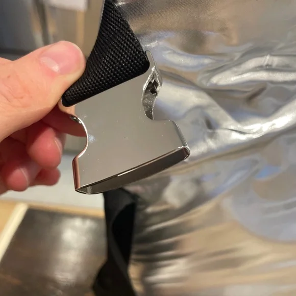 Paco Rabanne Invictus Dry Bag - Picture 5 of 9